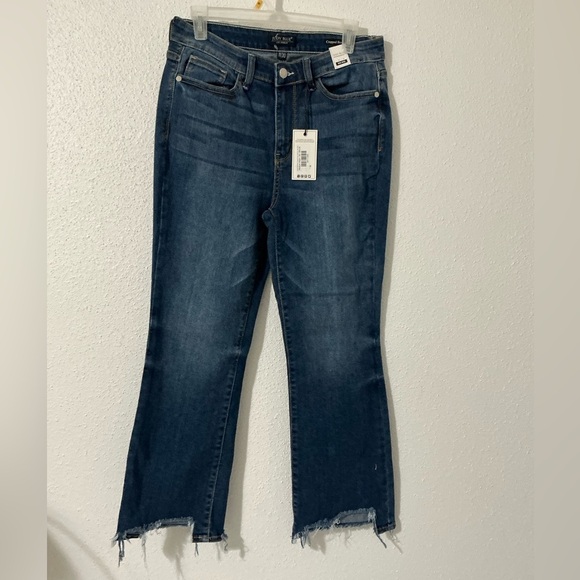 NWT Judy BlueMedium Wash Mid Rise Cropped Boot Jeans Size 11/30